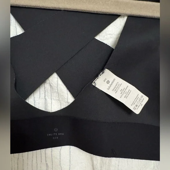 lululemon Enlite Bra in Black and Grey Leopard Print-Size 32B - Picture 8 of 8